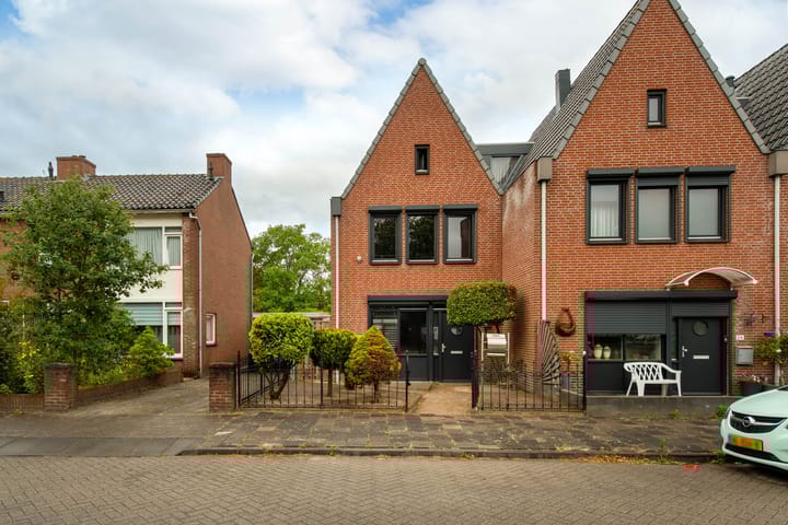 Bachlaan 2b in Roosendaal