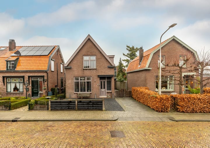 Badhuisstraat 12 in 's-Gravendeel