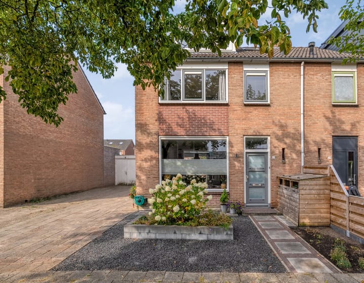 Badinckstraat 21 in Dalfsen foto