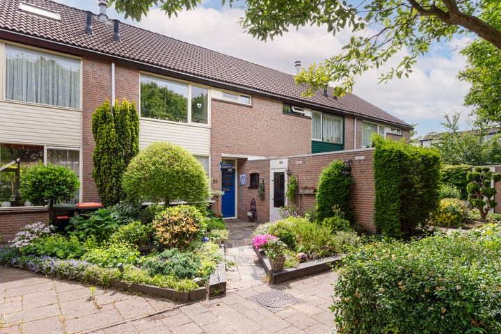 Baetenburg 53 in Heiloo foto