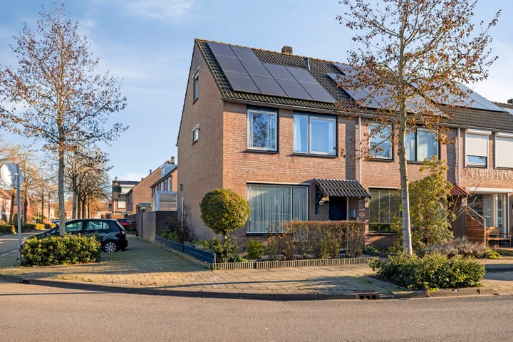 Bandeliersberg 219 in Roosendaal foto