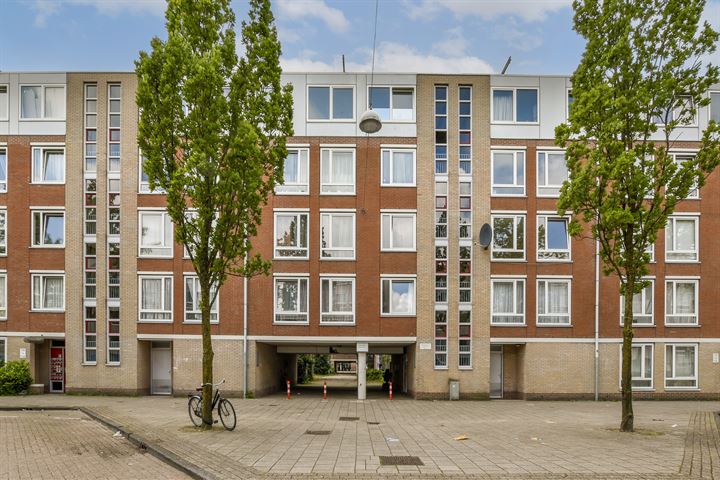 Barbusselaan 106 in Amsterdam foto