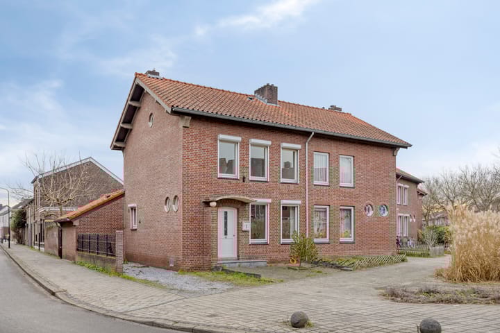 Baron van Hövellstraat 1 in Maastricht