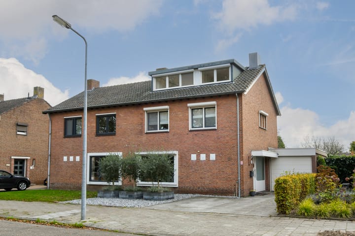 Baroniestraat 10 in Weert foto