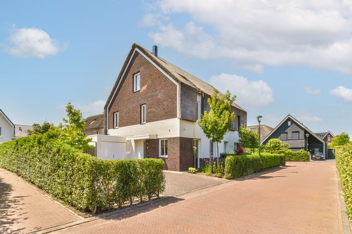 Bart van der Lecklaan 11 in Blaricum foto