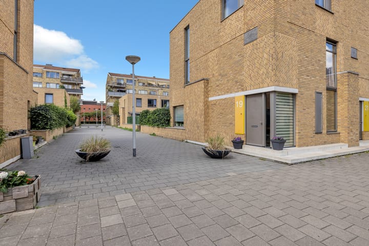 Bart van der Leckplantsoen 19 in Amsterdam foto