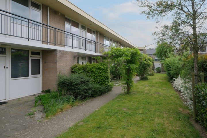 Bartókstraat 13 in Almelo foto