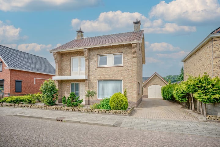 Bartokstraat 7 in St. Willebrord foto