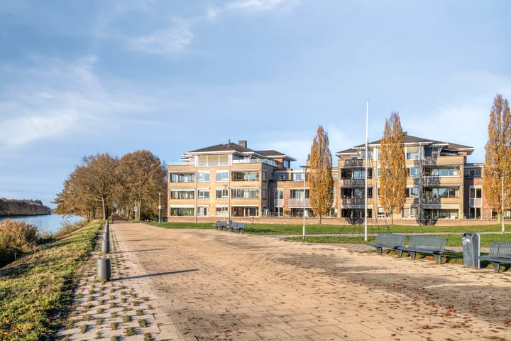 Basalt 44 in Malden foto