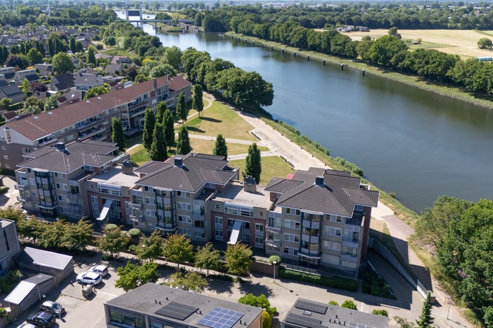 Basalt 54 in Malden foto