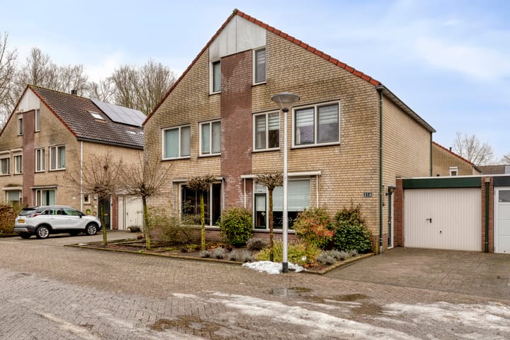 Basstraat 214 in Helmond foto