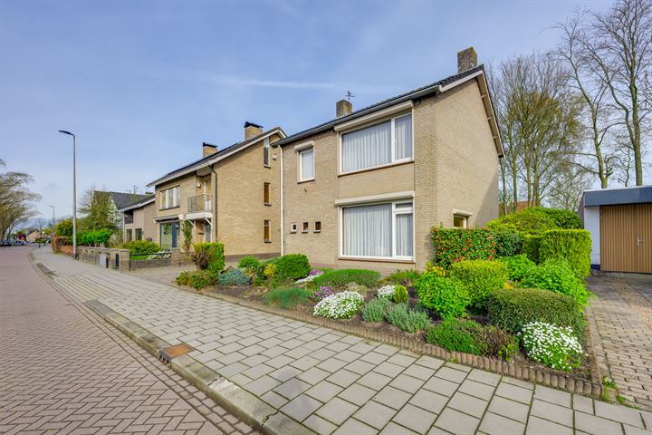 Bazuinlaan 18 in Etten-Leur foto