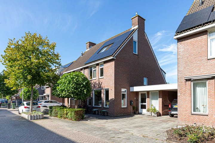 Beatrixlaan 10 in Reeuwijk foto