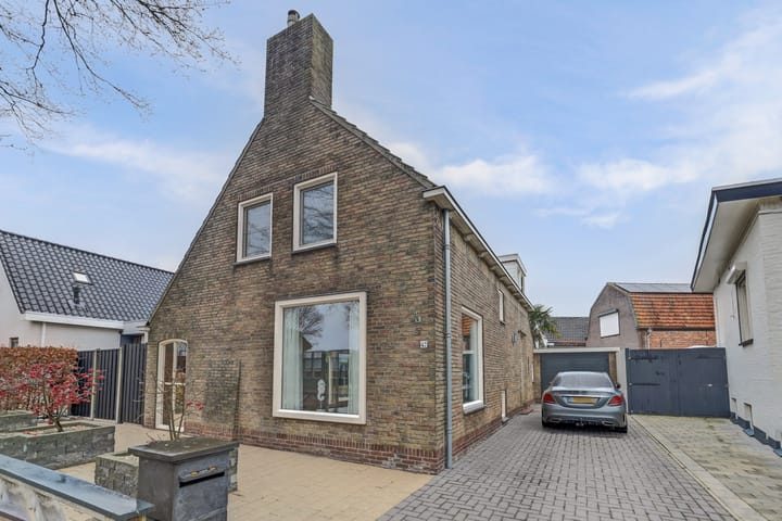 Beatrixlaan 42 in Goes foto