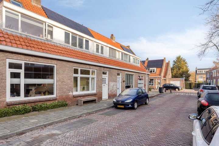 Beatrixstraat 15 in Lisse