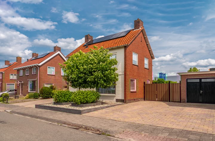 Beertsterweg 7 in Winschoten foto