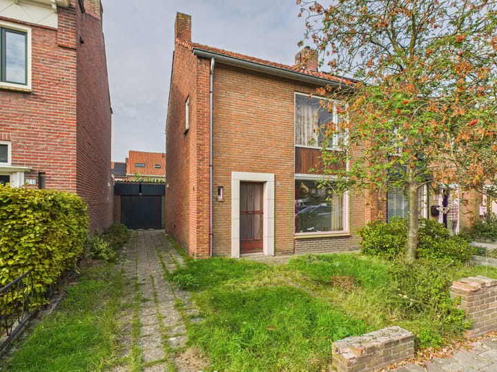 Begoniastraat 22 in Roosendaal foto