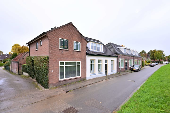 Benedendijk 82 in Olst foto