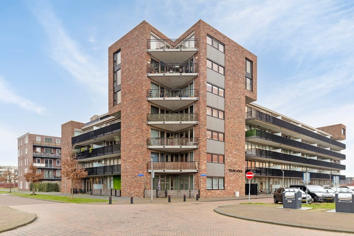 Beneluxlaan 700 in Almere foto