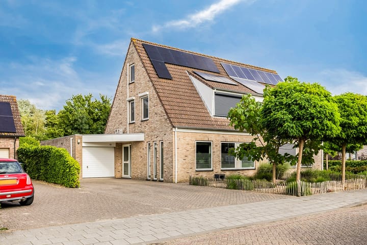 Beneluxstraat 122 in Sas van Gent foto