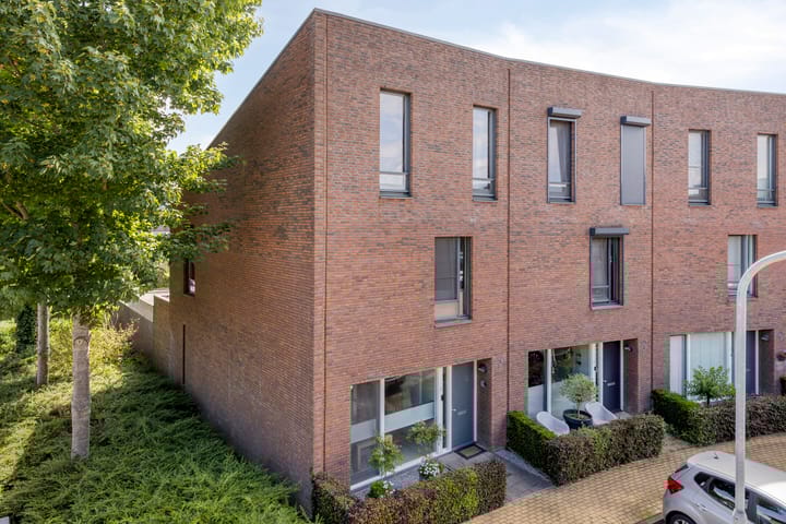 Berghallee 76 in Duiven foto