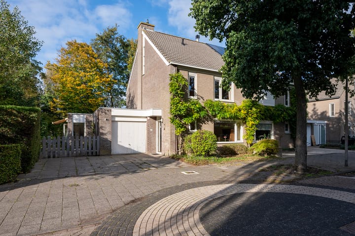 Bergmolen 28 in Alphen aan den Rijn foto