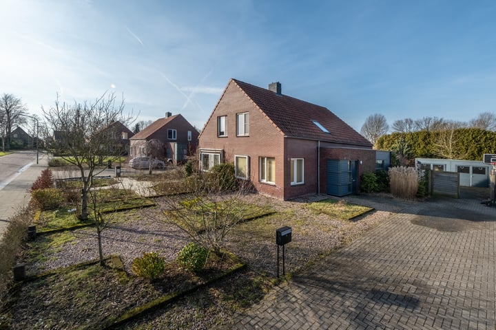 Berkenstraat 13 in Nieuw-Roden foto