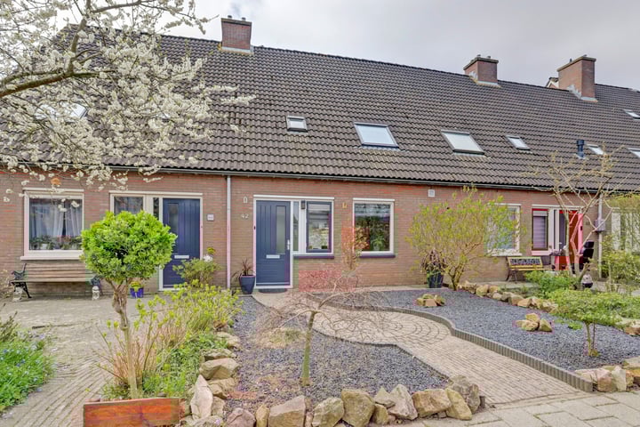 Berkhoutlaan 42 in Emmeloord foto