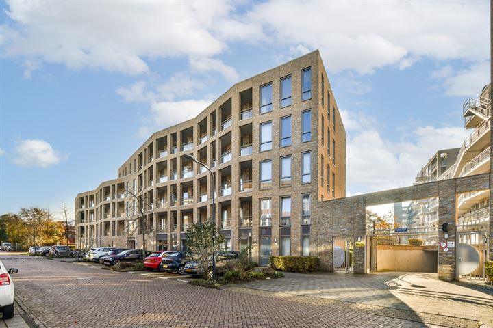 Berlagelaan 52 in Haarlem foto