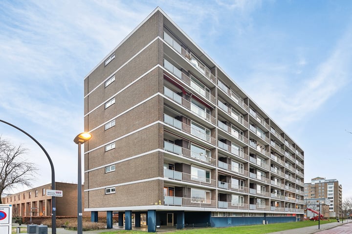 Bernard Zweersplein 54 in Schiedam foto