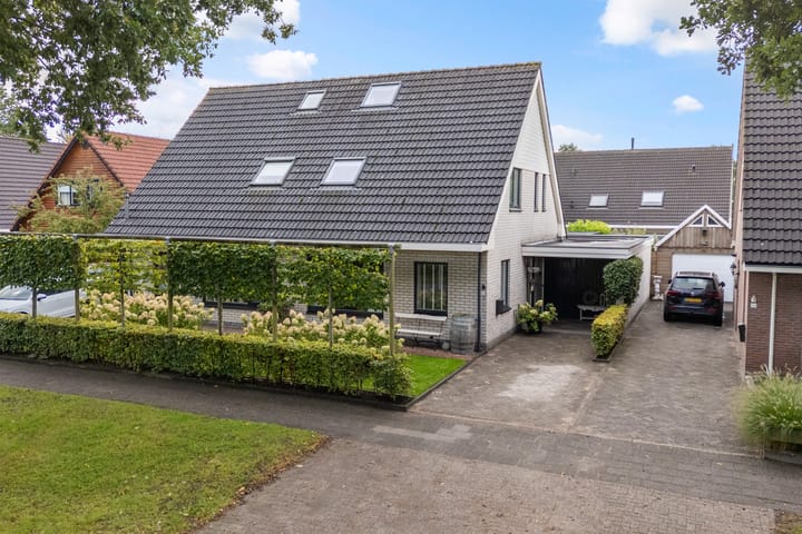 Bernhardlaan 58 in Buitenpost foto