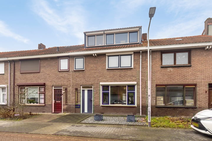 Bernhardstraat 5 in Terneuzen foto