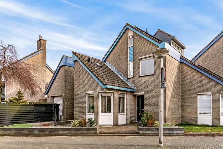 Bertha von Suttnerlaan 1 in Amstelveen foto