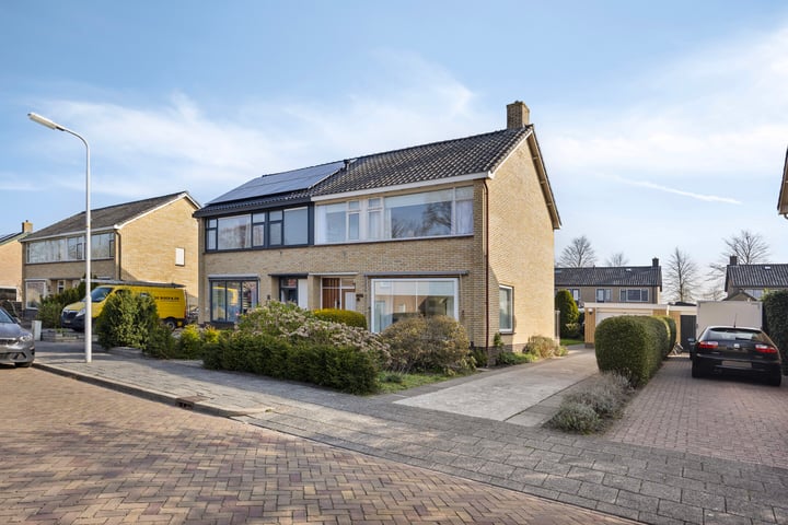 Besterdring 14 in Tilburg foto