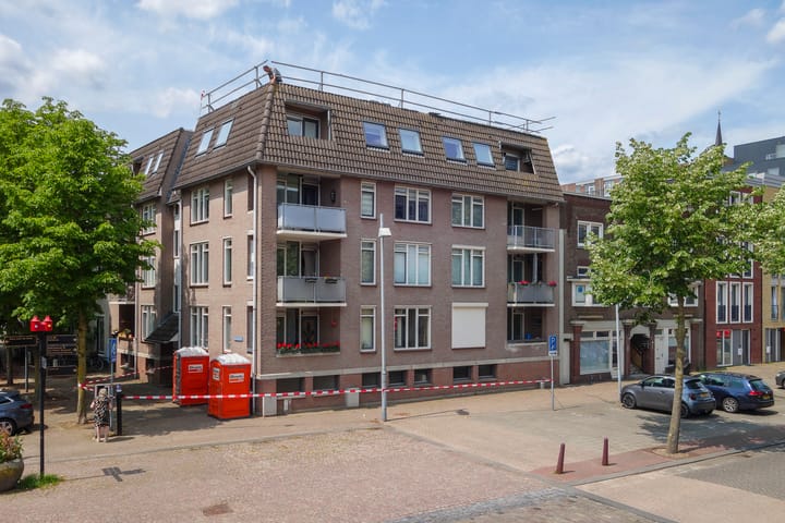 Beugelsplein 6B in Helmond foto