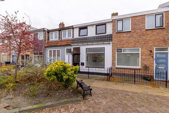 Beukenkampstraat 6 in Den Helder foto