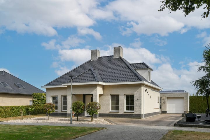 Beukenlaan 18 in Leveroy