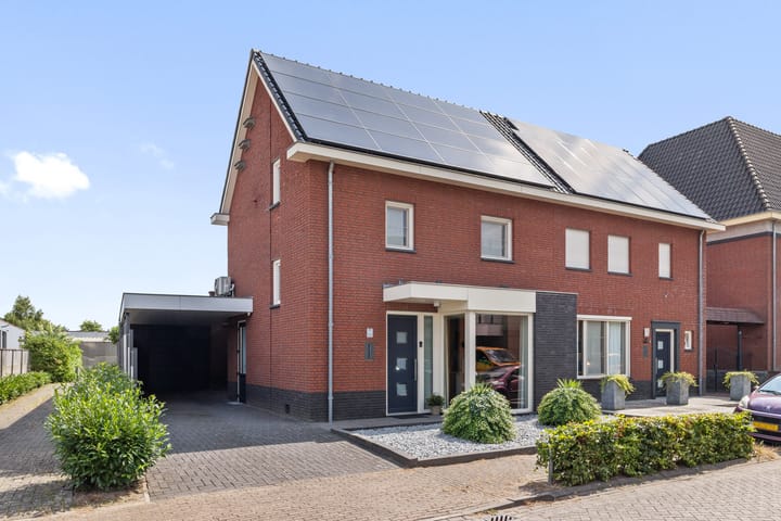 Beukenlaan 8 in Reusel foto