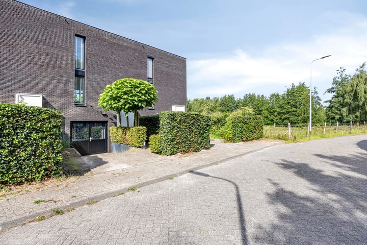 Bijsterveldenlaan 403 in Tilburg foto