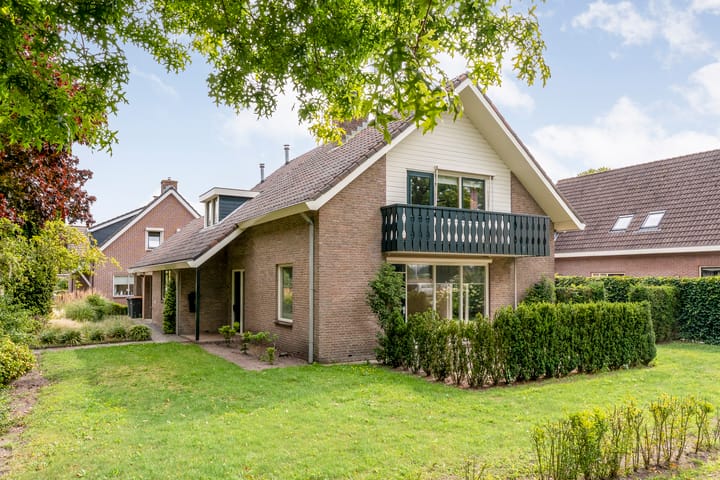 Binnenweg 2 in Staphorst foto