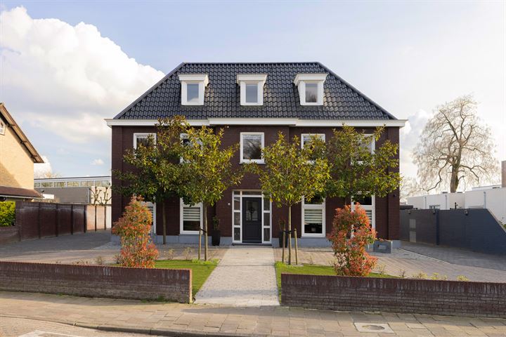 Blaarthemseweg 44 in Veldhoven foto