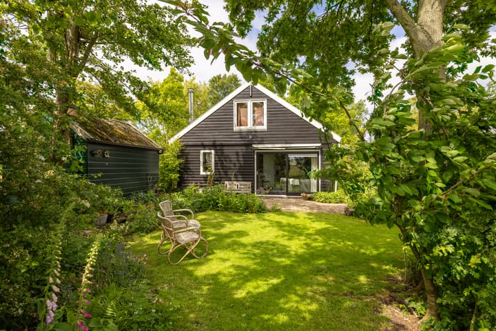 Bloemendalergouw 63 in Amsterdam foto