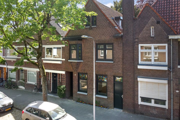Boerhaavestraat 83 in Tilburg foto