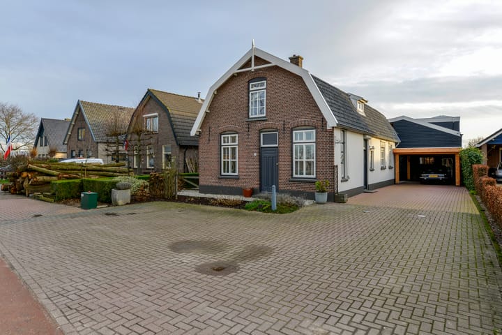 Bommelweg 13 in Wadenoijen foto