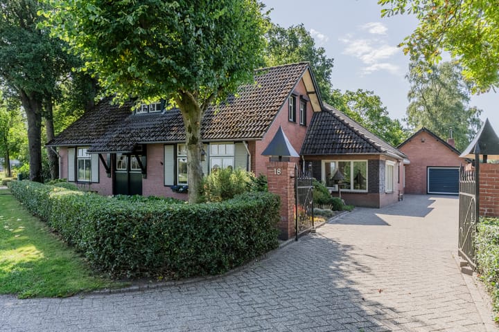 Boschdijk 18 in Budel foto