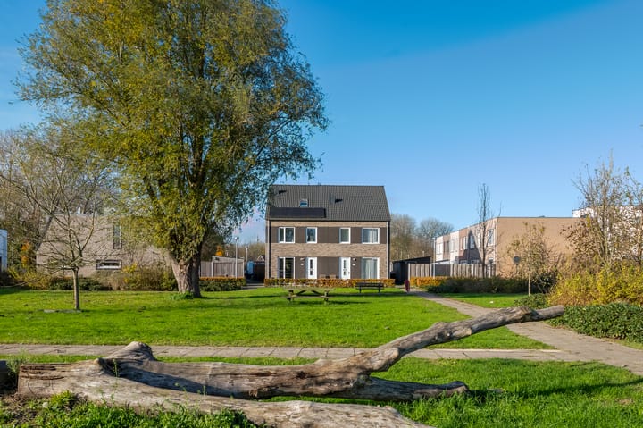 Bosgouw 318 in Almere