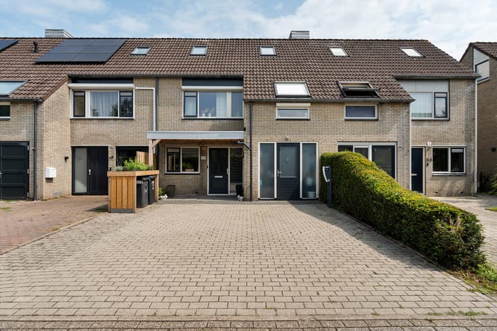 Boskraai 69 in Emmen foto