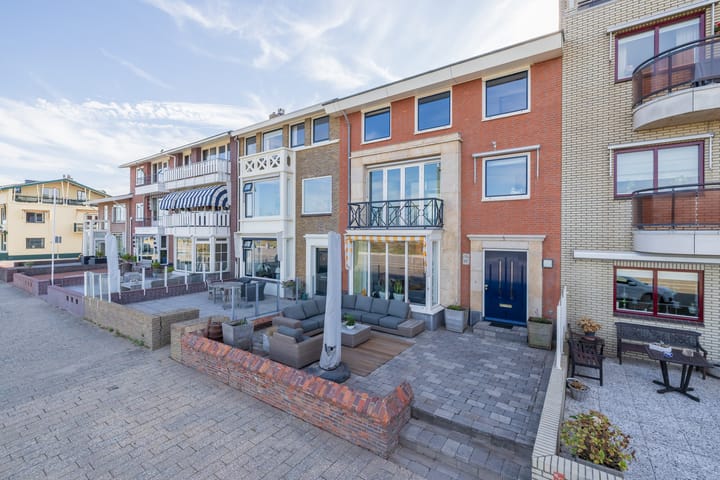 Boulevard 11 in Katwijk foto