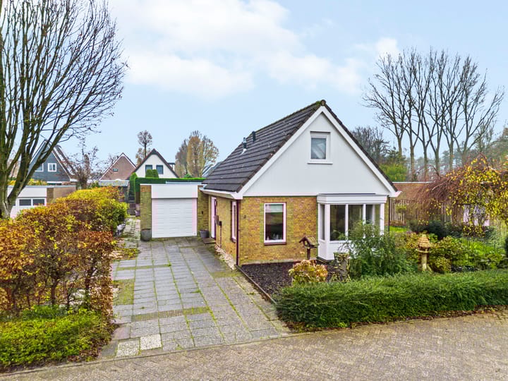 Brakenweide 6 in Midwoud foto