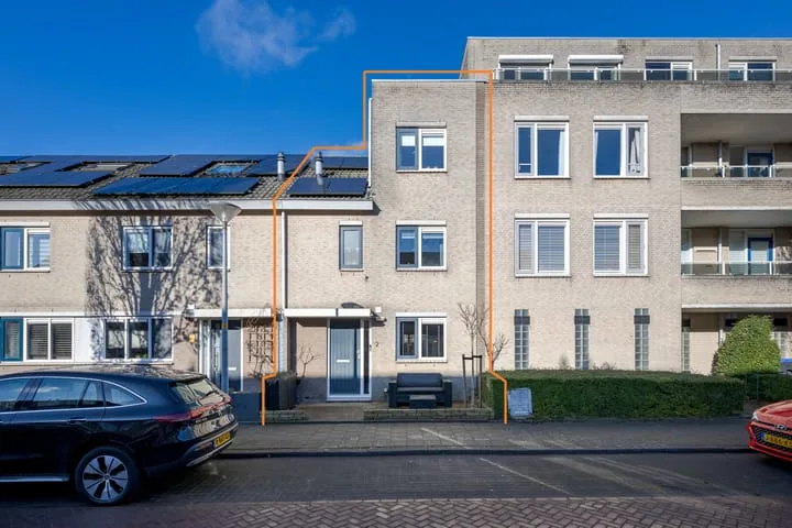 Bram Limburgstraat 2 in Voorschoten